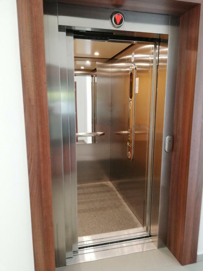 Diamond Apartment *